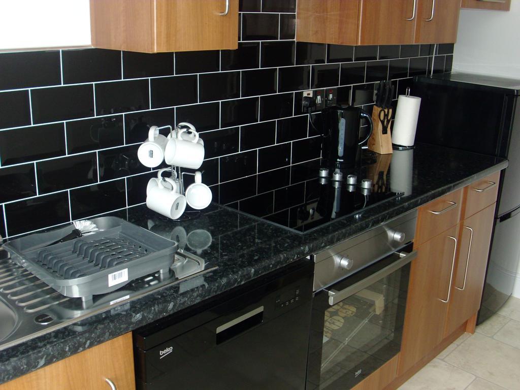Lockinbar Holiday Apartments Tenby Exterior photo